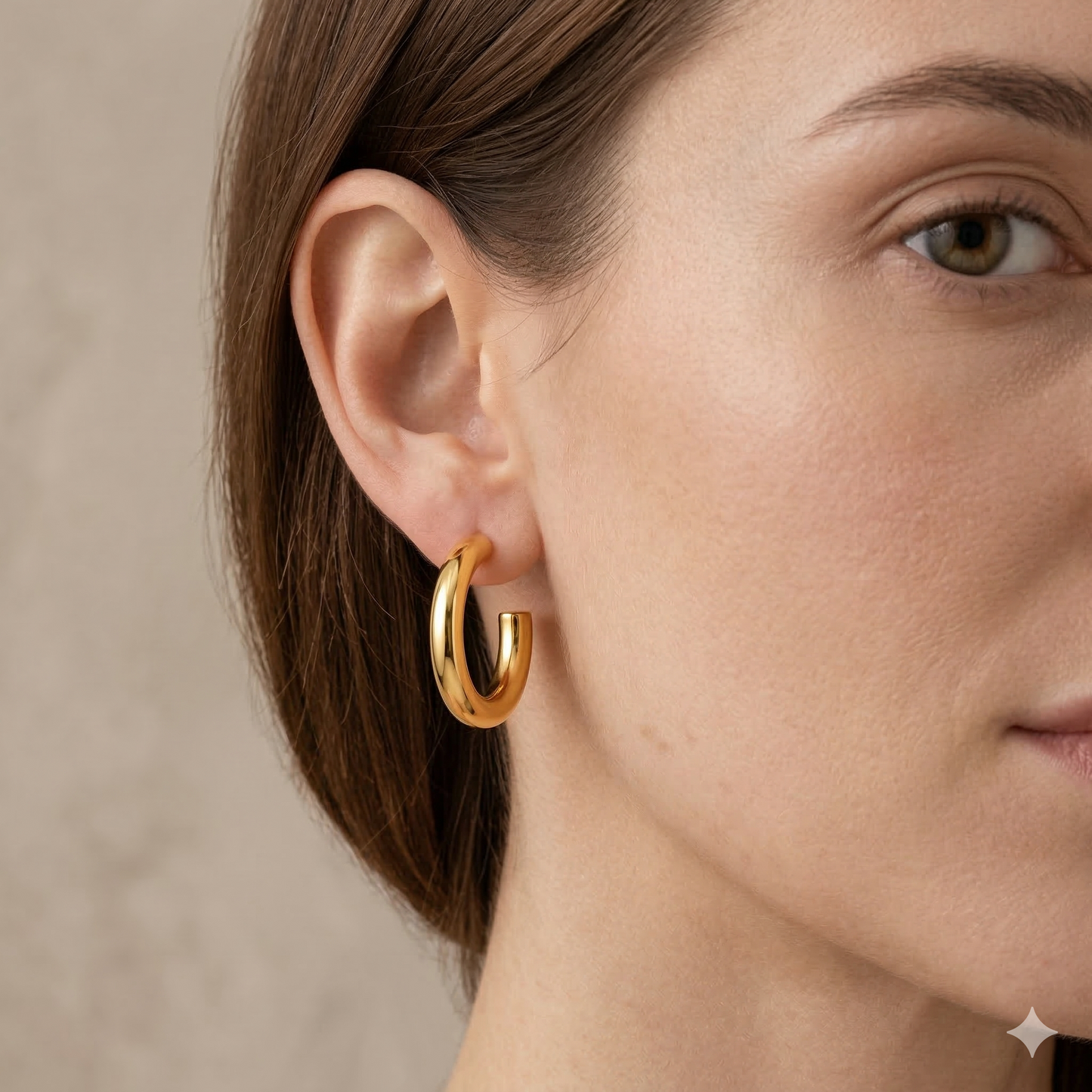Aretes de aro dorado con acabado fino de acero inoxidable chapado en oro 18k