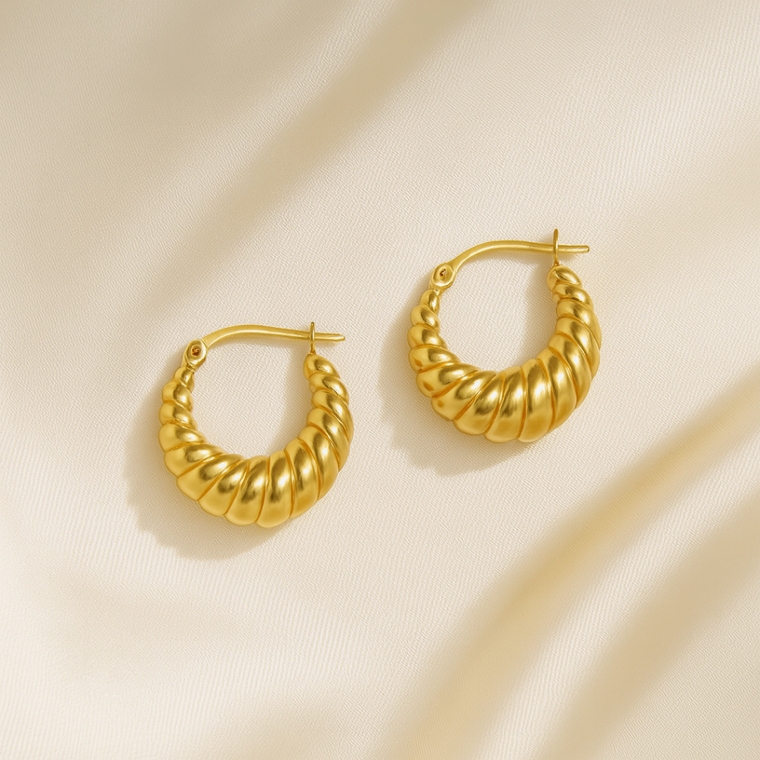 Aros dorados estilo croissant – Acero inoxidable chapado en oro 18K, diseño espiral grueso