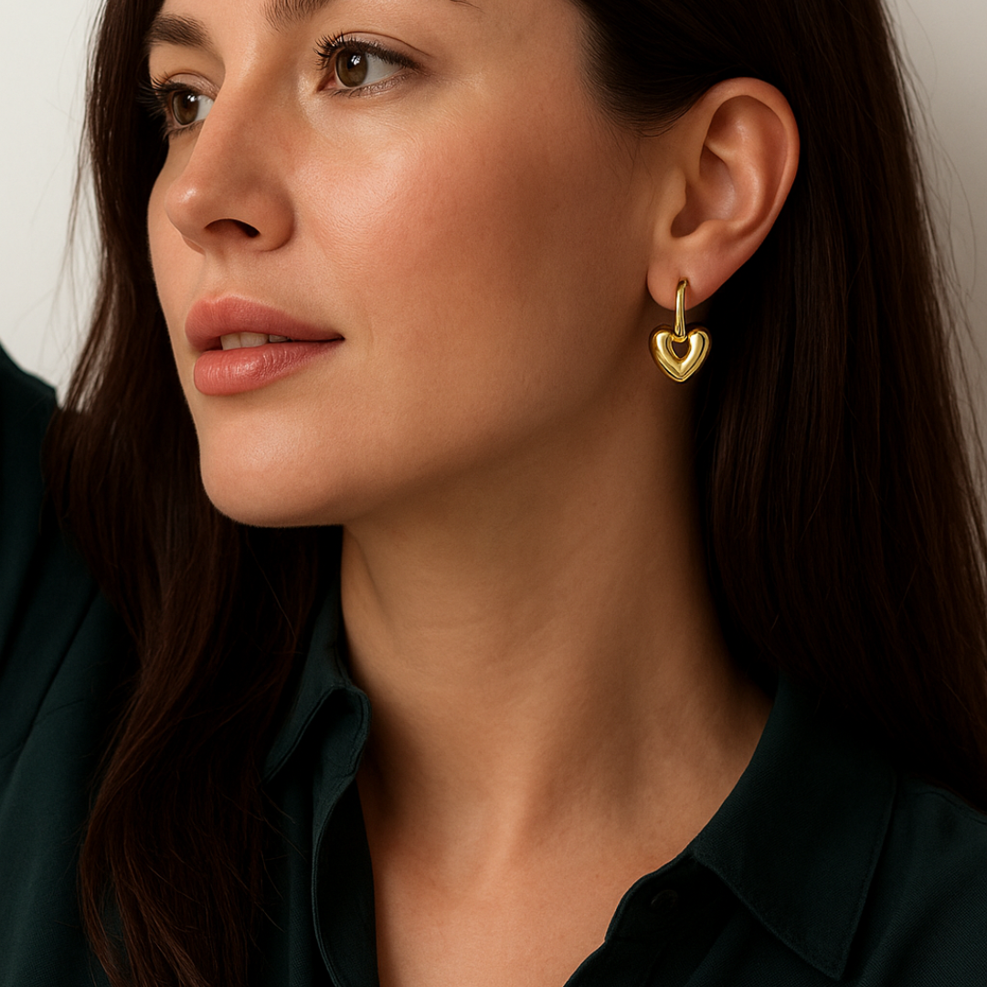 Aretes con siluela de corazón y delicado lazo dorado, aros de acero inoxidable chapado en oro 18 k